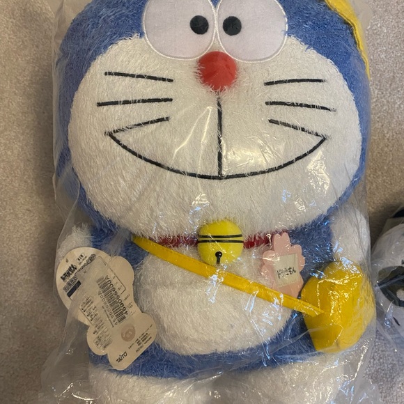 Doraemon & Panda Plushie lot - Picture 6 of 6